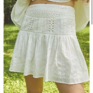 Few Moda Sorella Faye Cotton Eyelet Mini Skirt Size Medium